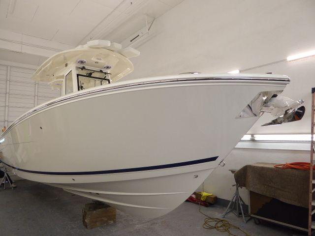 2025 Cobia 285 CC