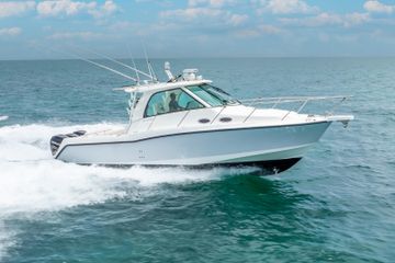 2012 Boston Whaler 345 Conquest