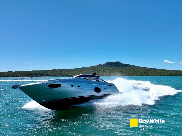 2016 Pershing 62