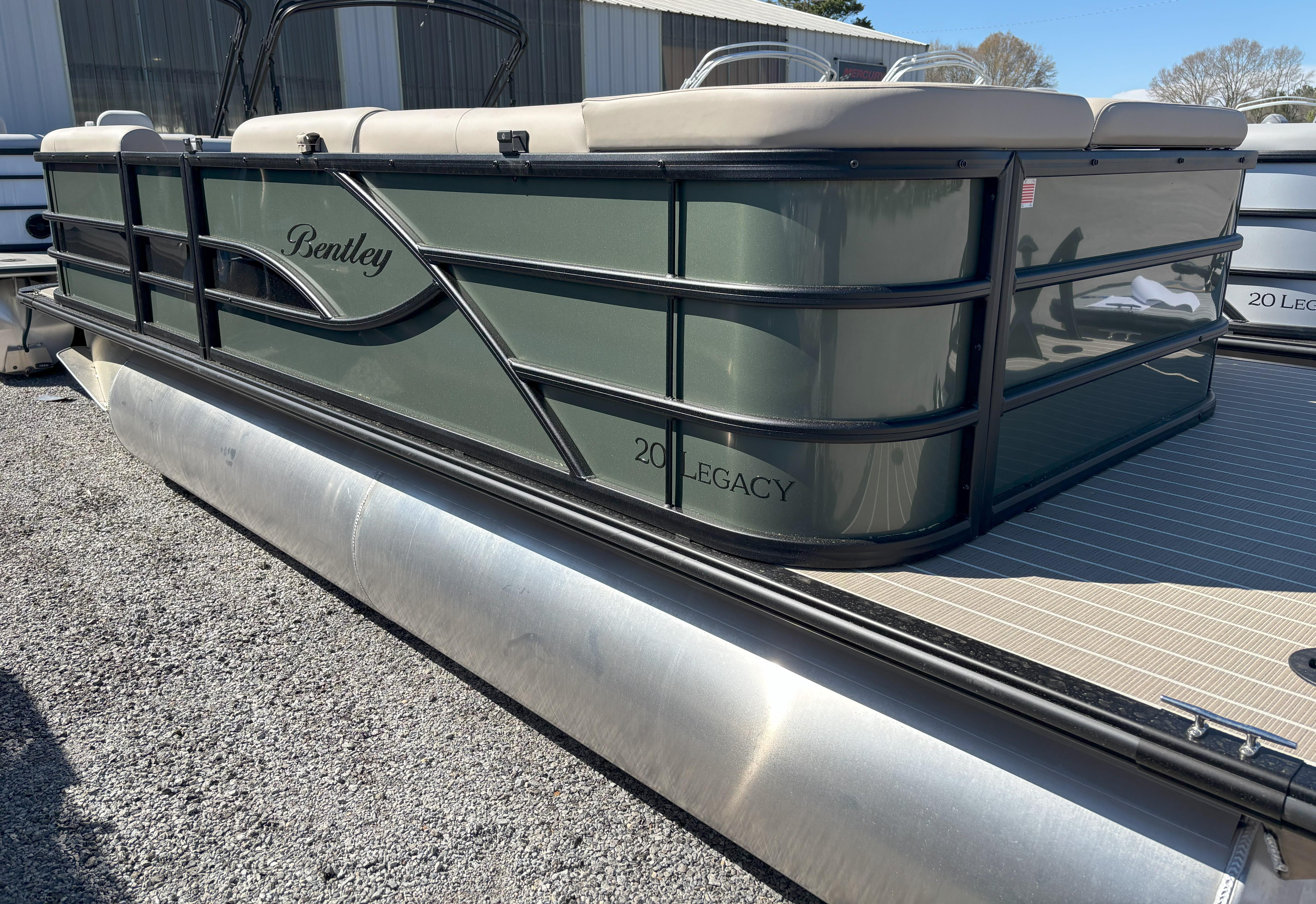 2025 Bentley Pontoons Legacy 200 Cruise