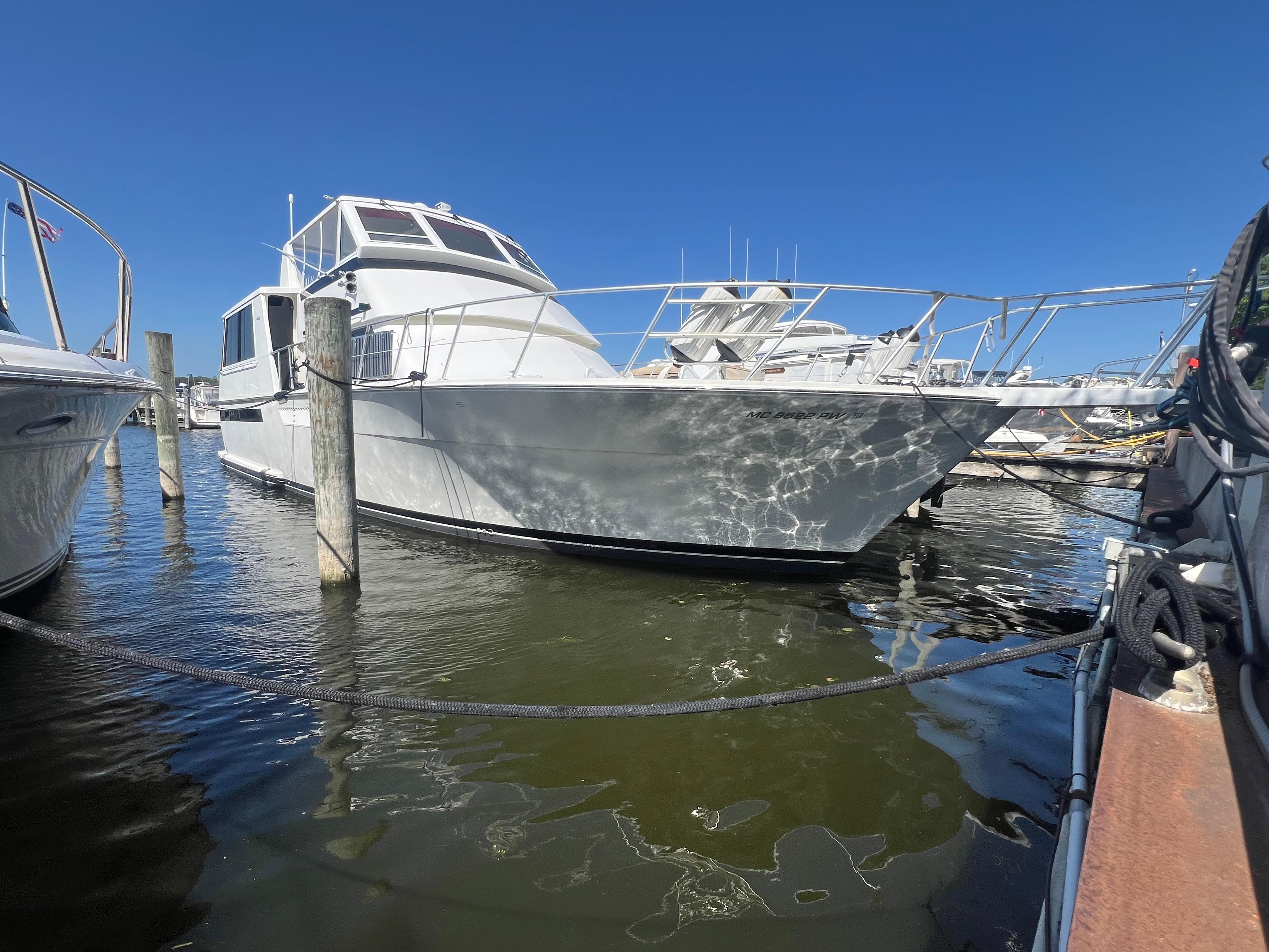 1995 Viking Sports Yacht