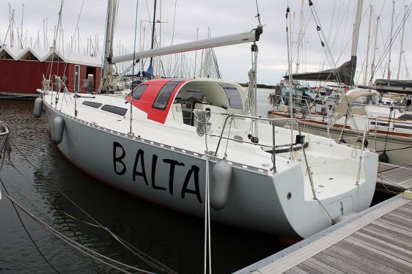 Sailboat Balta 40