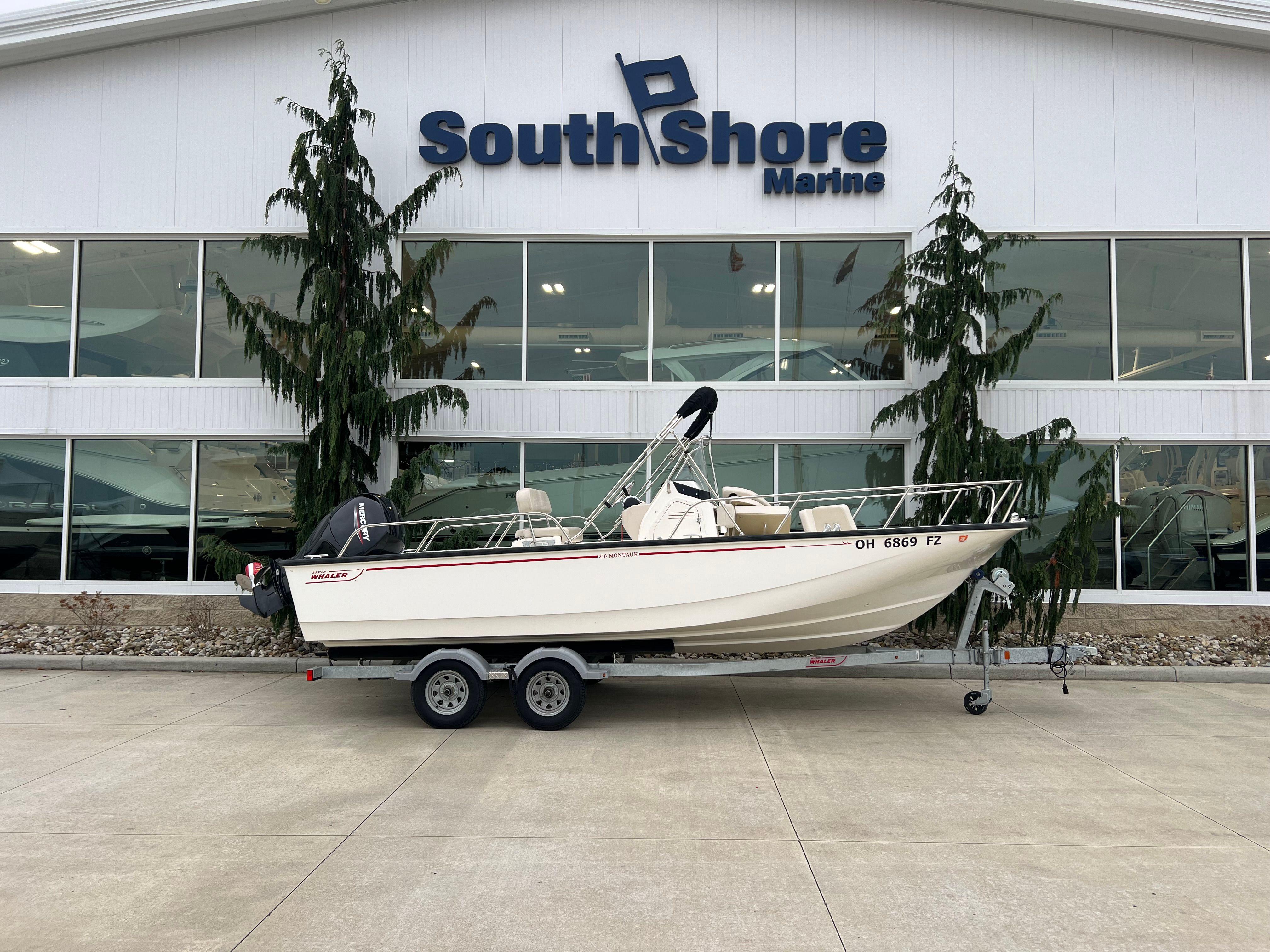 2021 Boston Whaler 210 Montauk