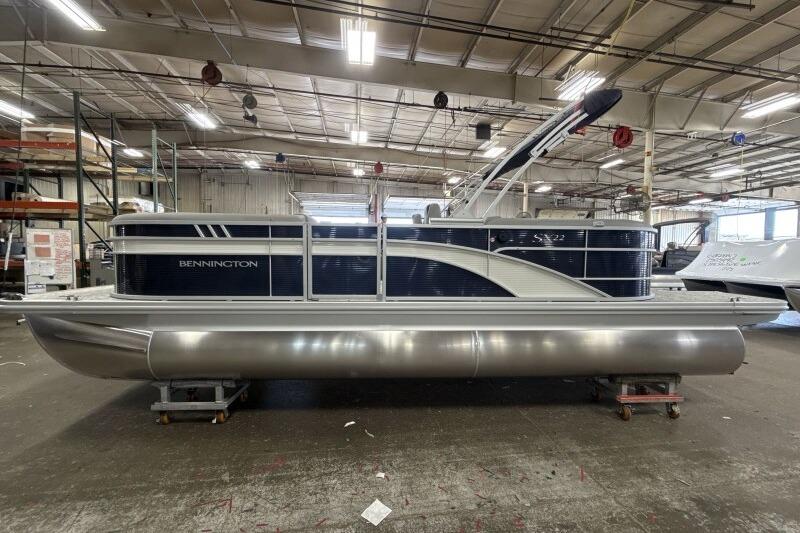 2026 Bennington 22SXSR