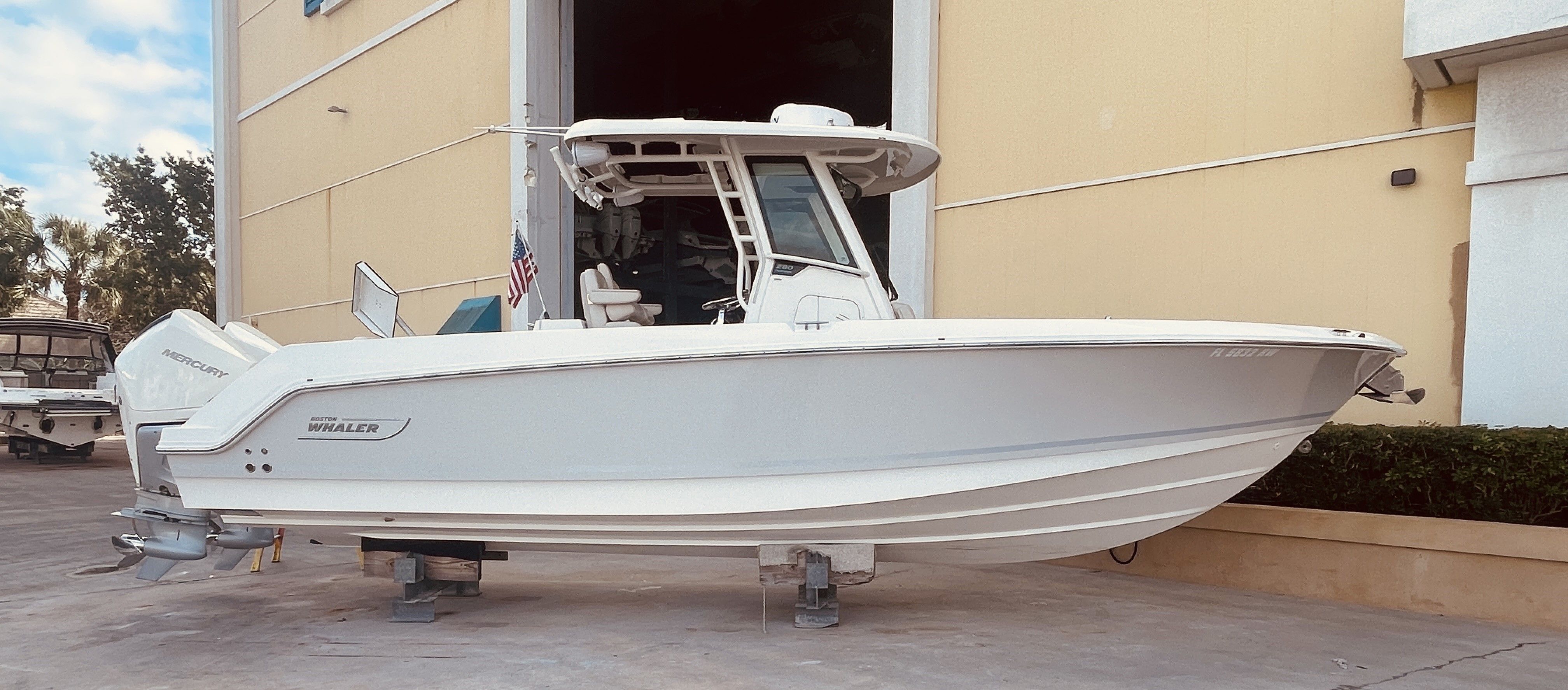 2019 Boston Whaler 280 Outrage