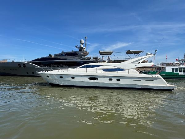 2003 Ferretti Yachts 620