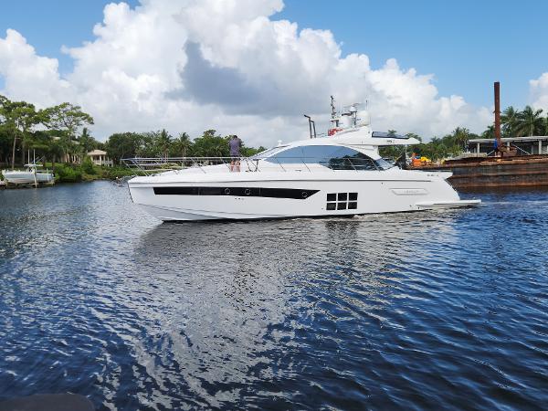 2019 Azimut S6