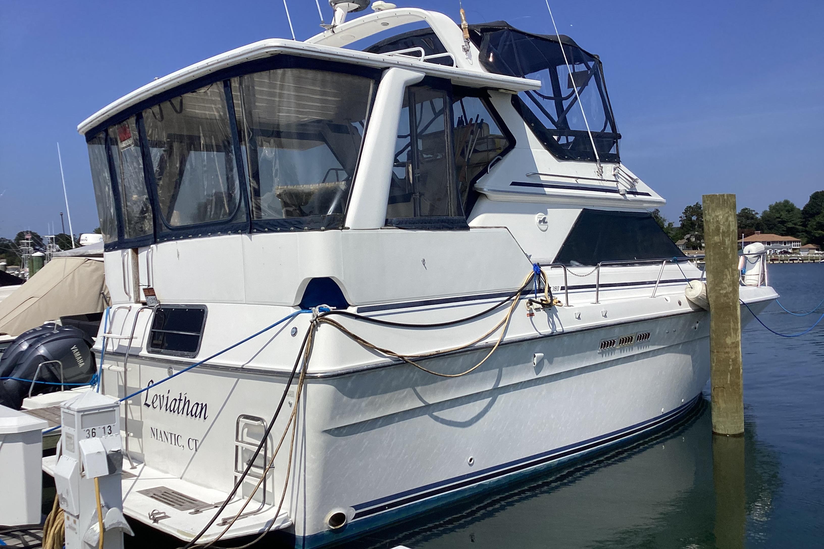 1989 Sea Ray 380 Aft Cabin