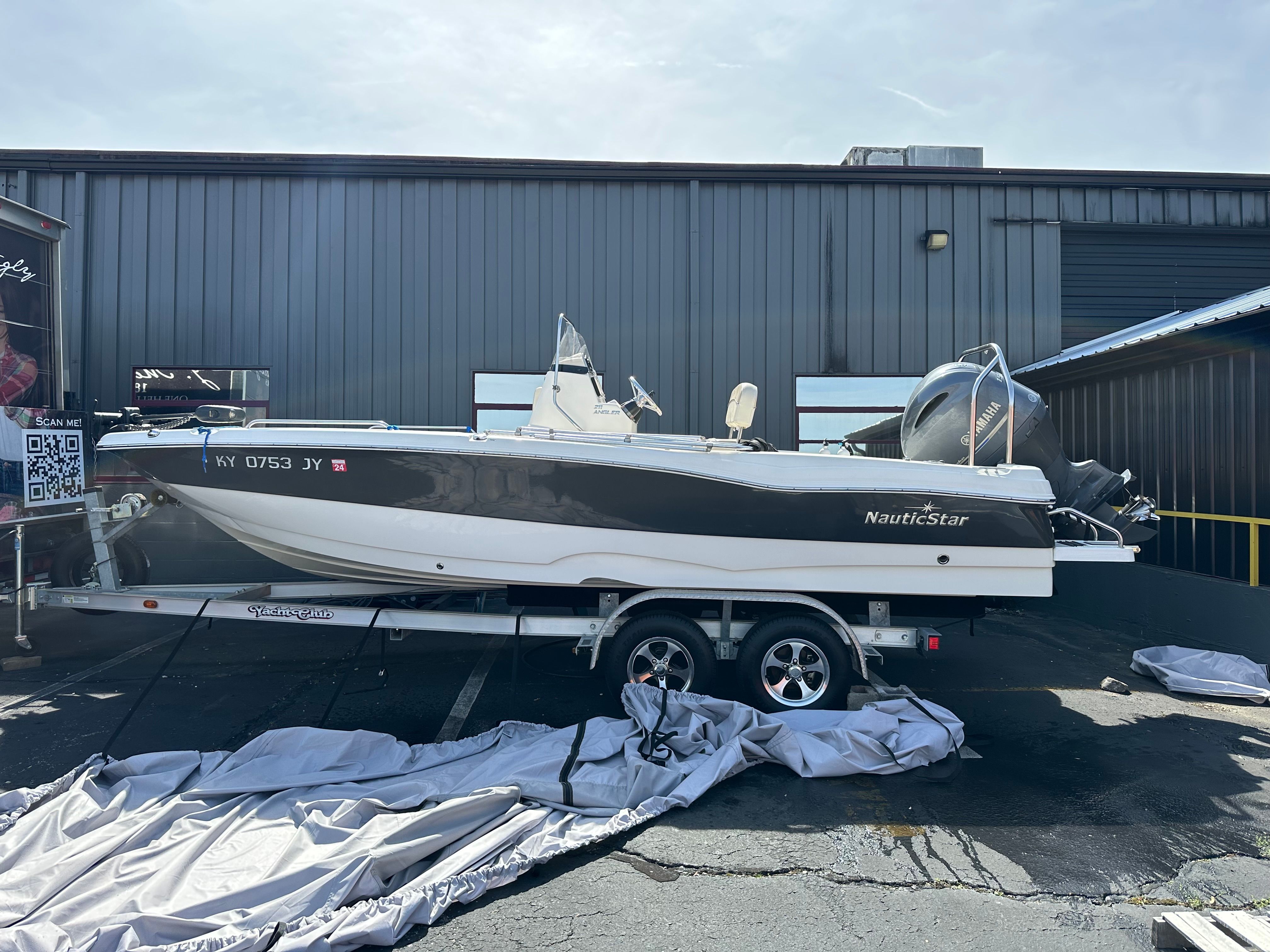 NauticStar 211 Angler