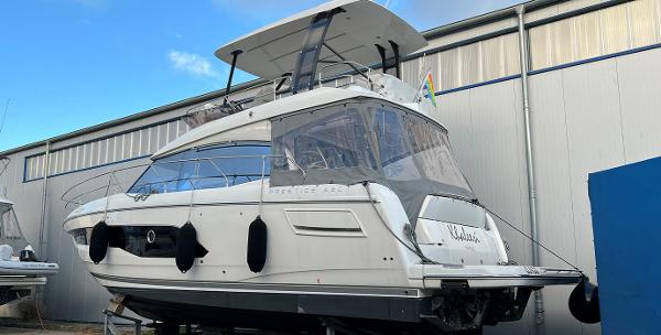 2022 Prestige 420 Fly