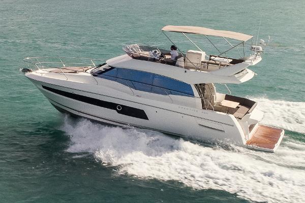 2023 Prestige 460 Fly