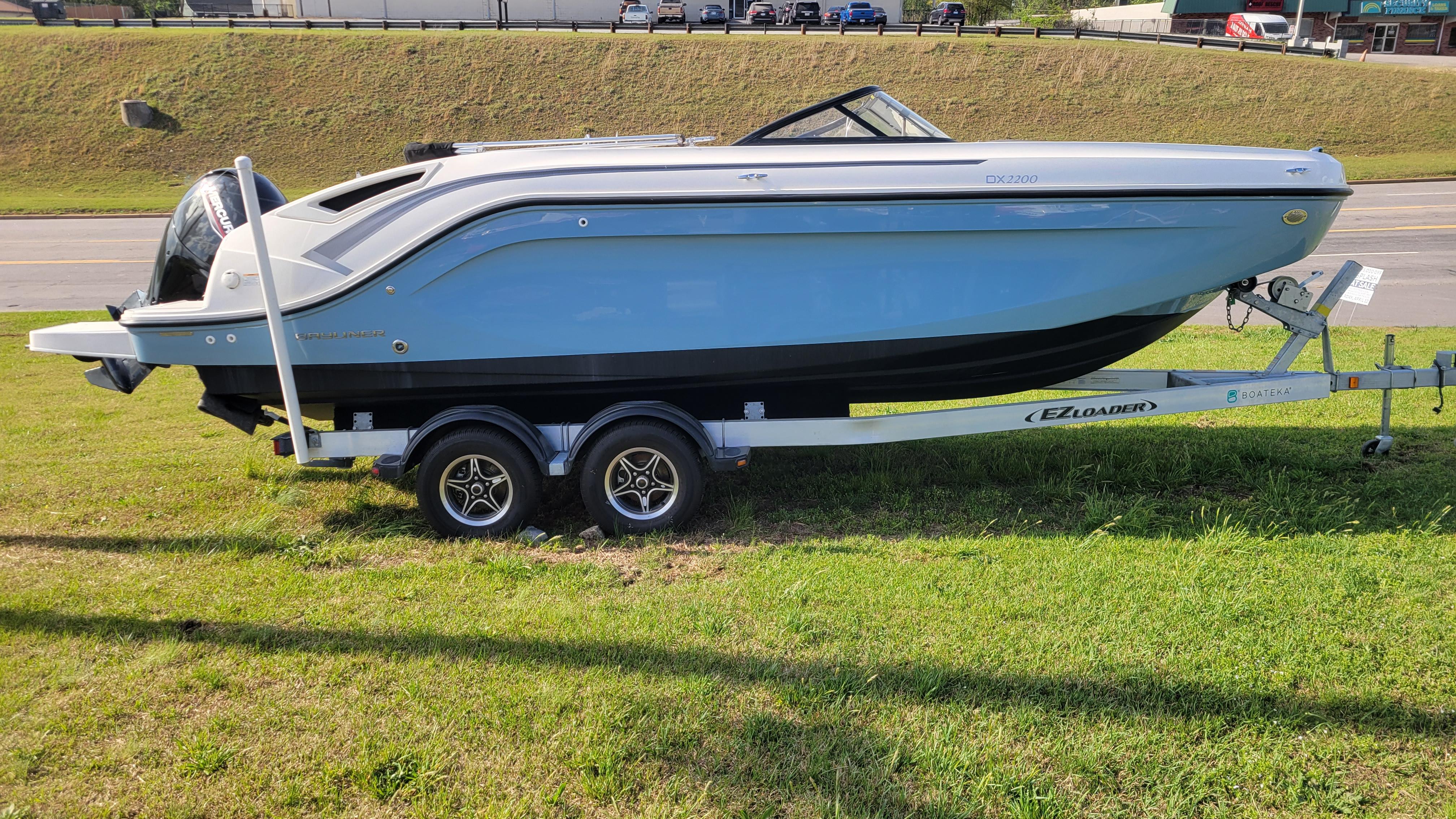 Bayliner DX 2200