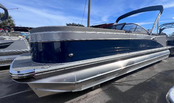 2023 Avalon Catalina Elite Windshield