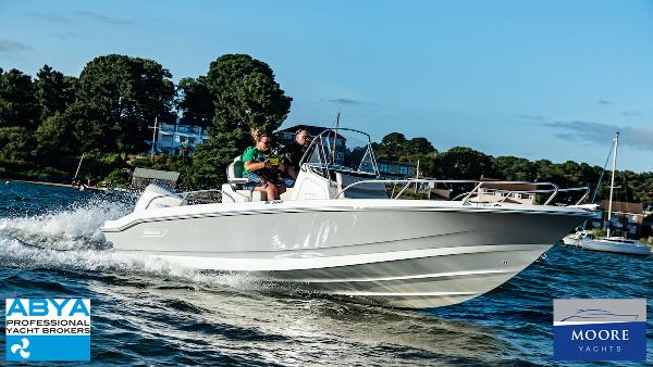 Boston Whaler 220 Dauntless Boston Whaler 220 Dauntless (Actual Vessel)