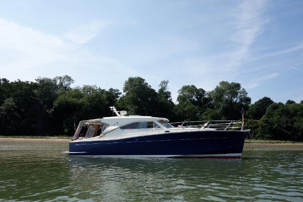 2009 Oyster OM43