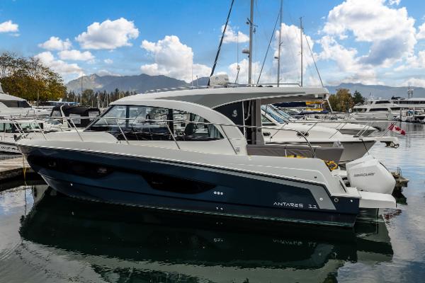2023 Beneteau Antares 11