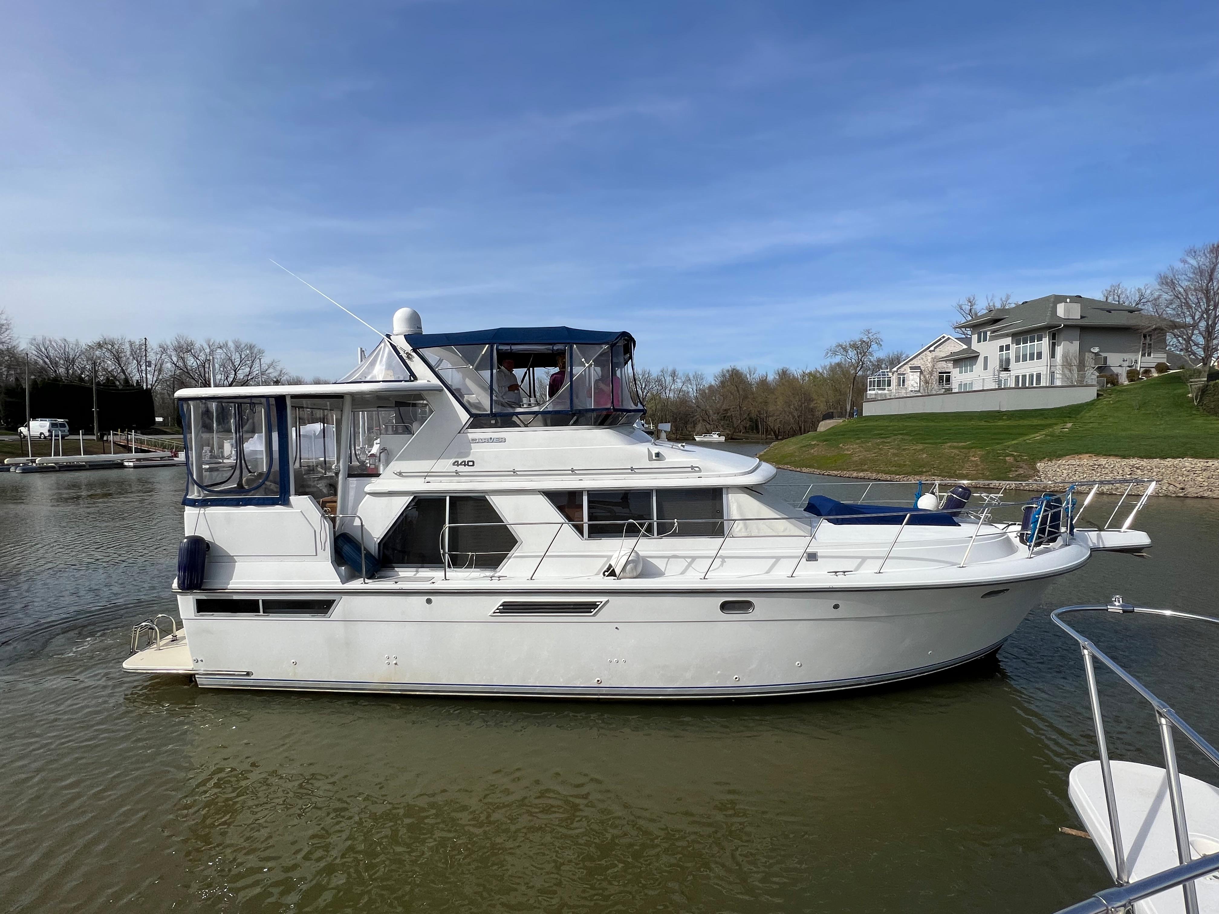 1993 Carver 440 Aft Cabin Motor Yacht, Goshen Kentucky - boats.com