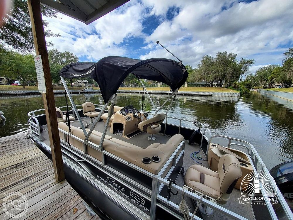 Sun Tracker 20 DLX Fishin Barge 2017 Sun Tracker 20 DLX Fishin Barge for sale in Tavares, FL