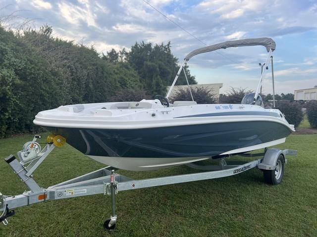2024 Hurricane SunDeck Sport 185 OB