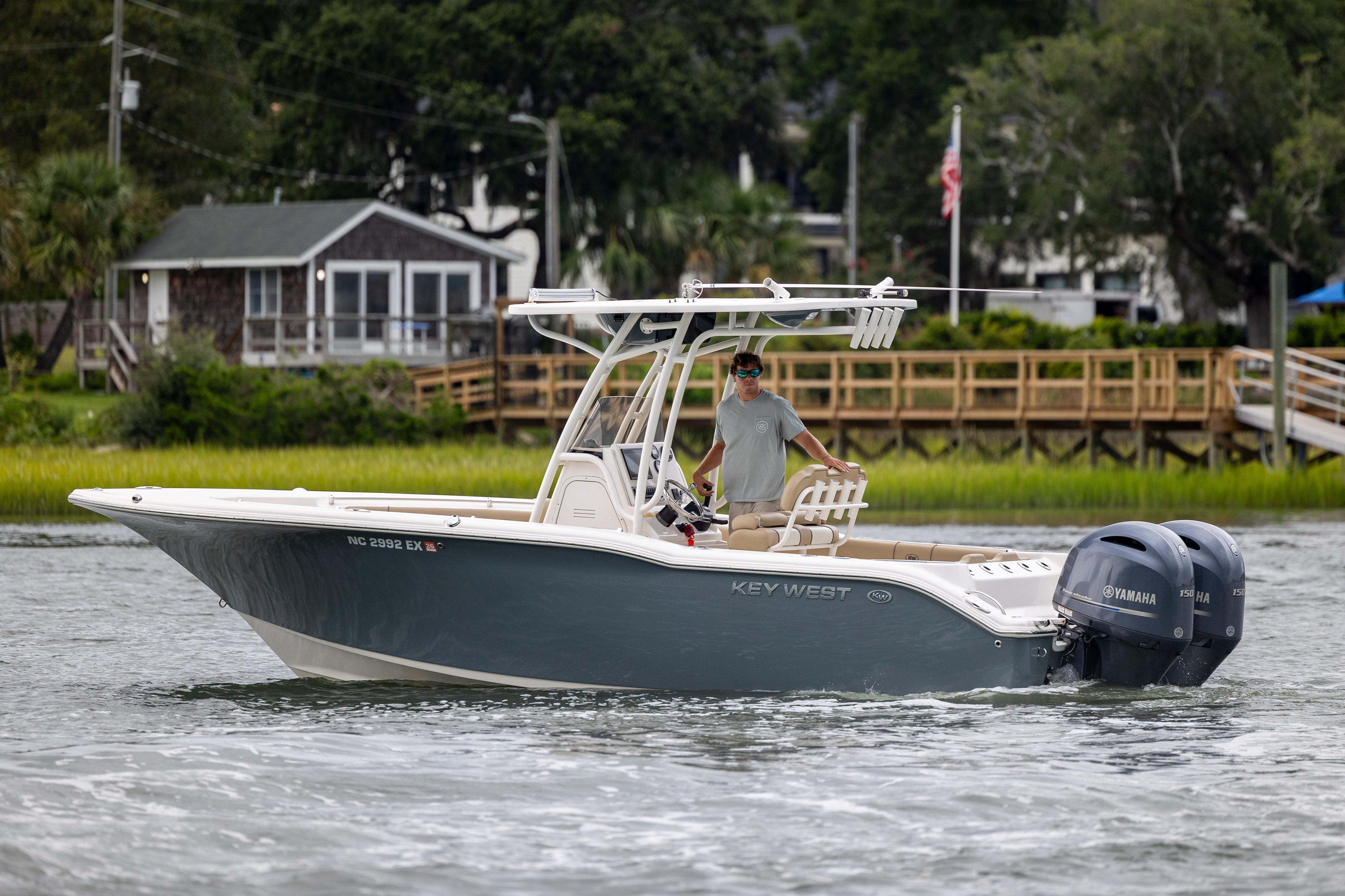 2017 Key West 244 Center Console