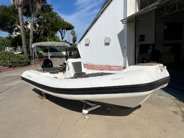 2021 Almarine Almar 585