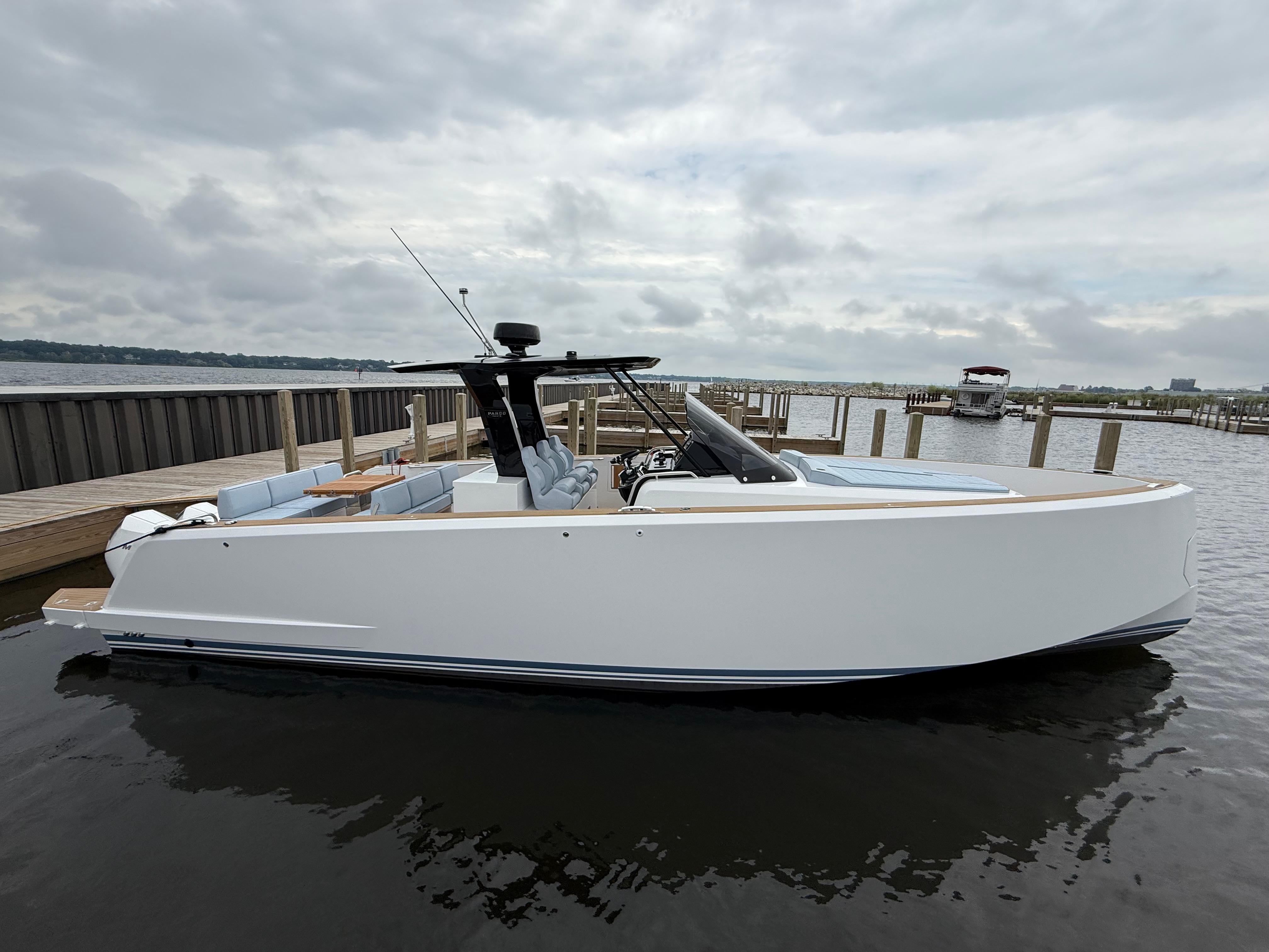 2025 Pardo Yachts 38 Outboard
