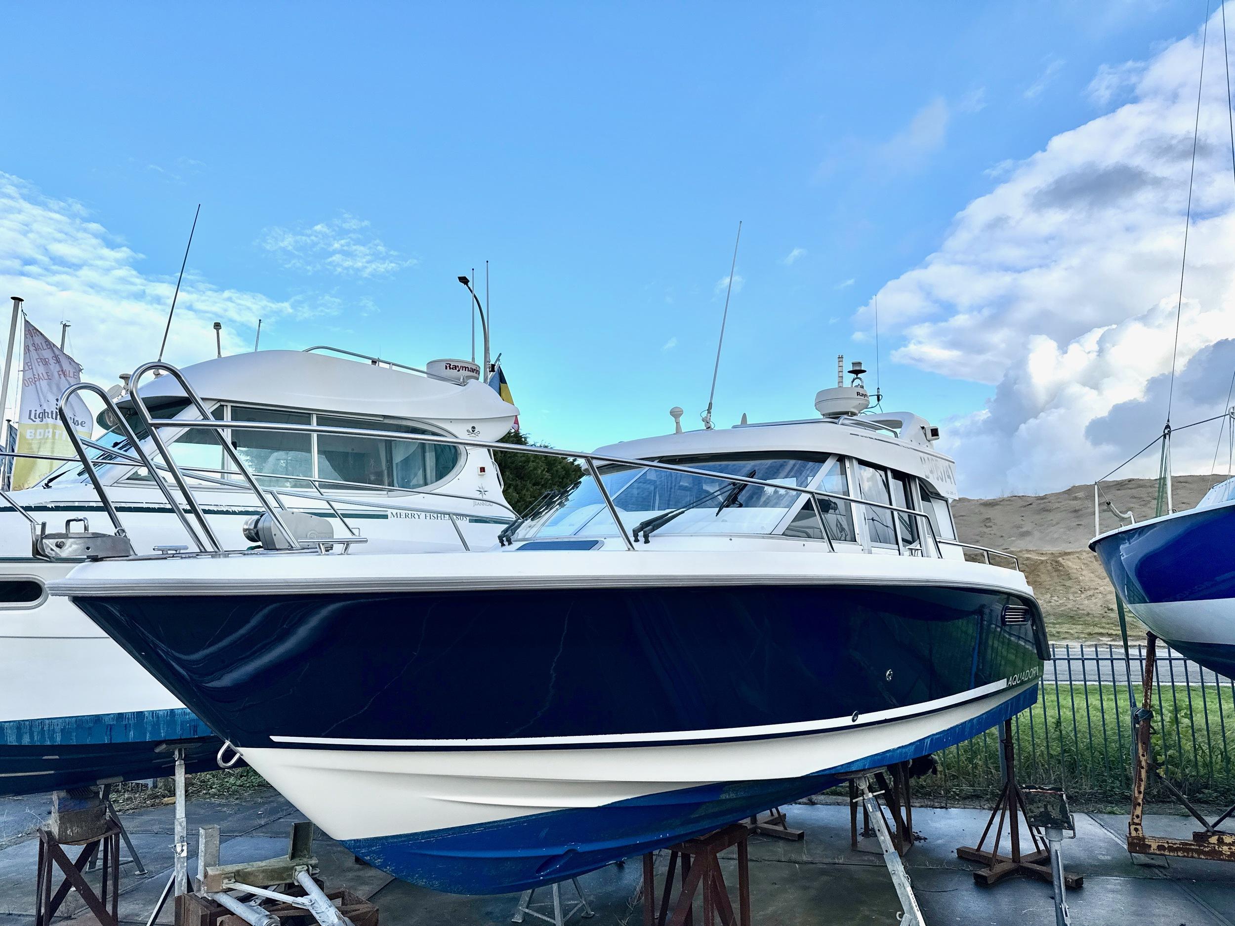 2003 Aquador 25C