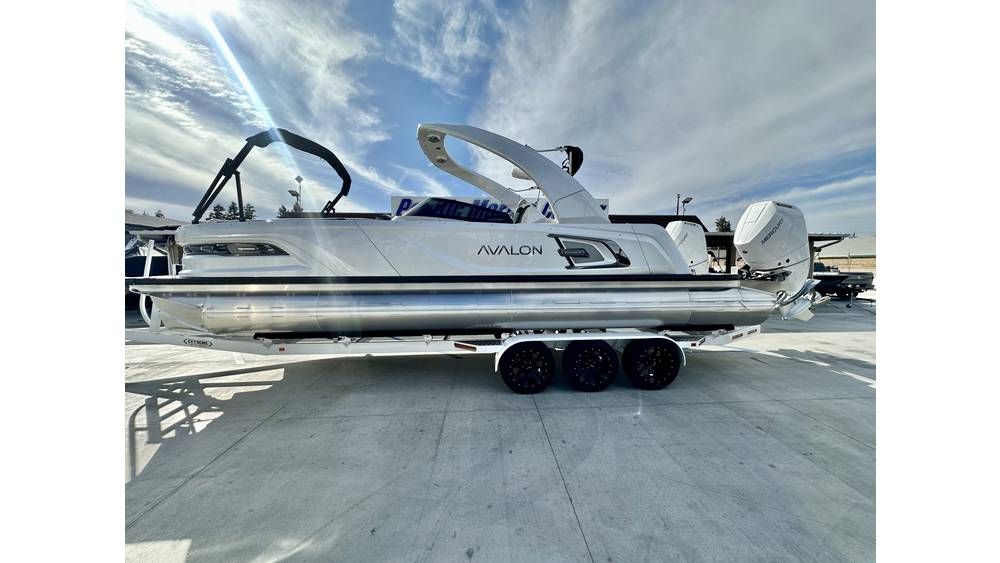 2026 Avalon Excalibur CARBON SERIES Elite Windshield w/ Twin 400HP & JOYSTICK CONTROLS!