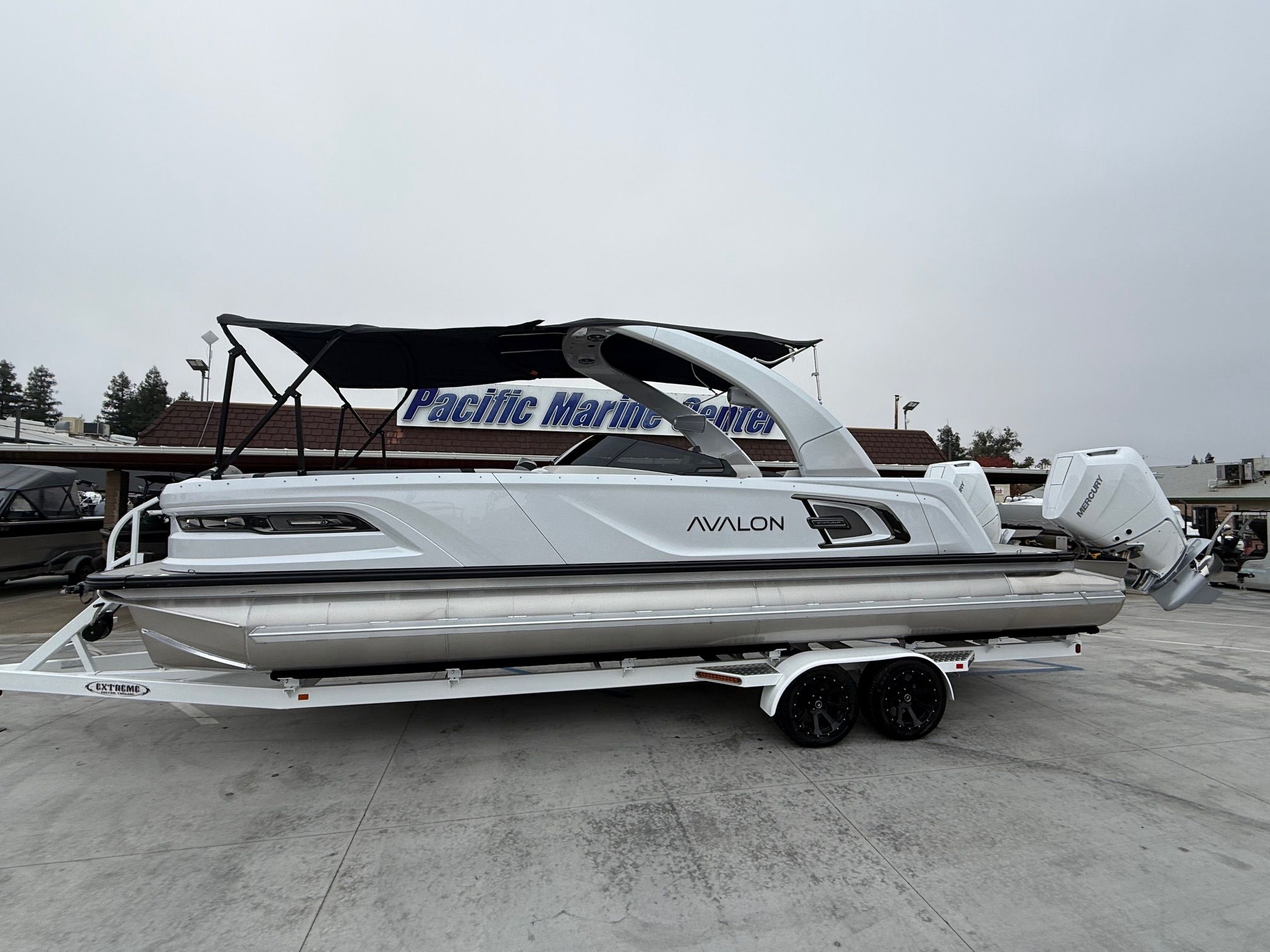 2026 Avalon Excalibur CARBON SERIES Elite Windshield w/ Twin 400HP & JOYSTICK CONTROLS!