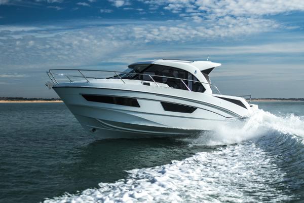 2018 Beneteau Antares 9 OB