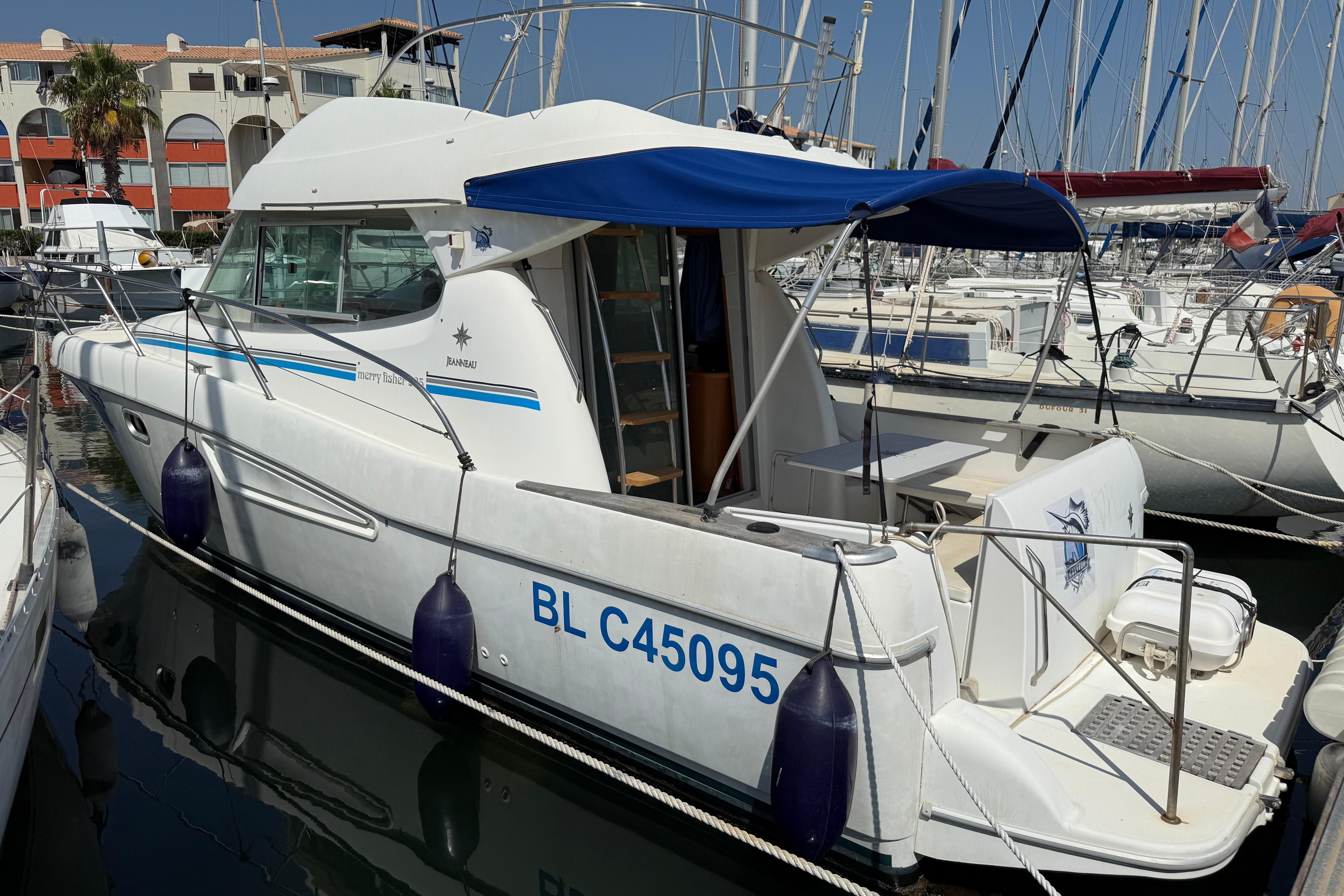 2004 Jeanneau Merry Fisher 925