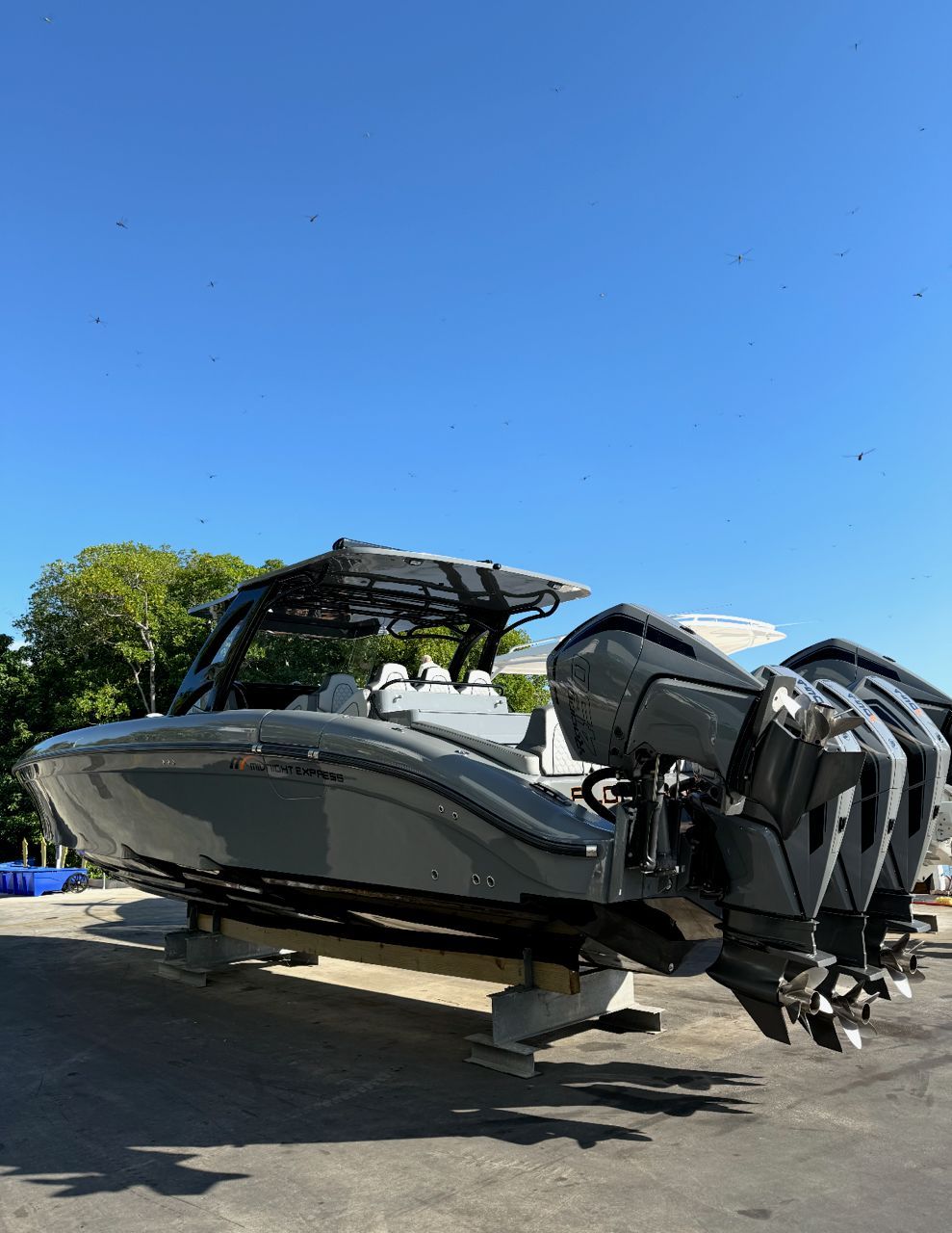 2023 Midnight Express 43' Solstice