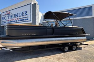 Viaggio Z24U 2026 Viaggio Z24U pontoon boat at Big Thunder Marine dealership.