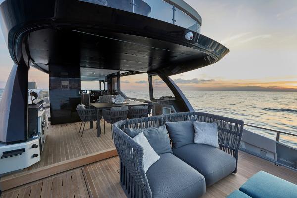 2025 Explorer 62