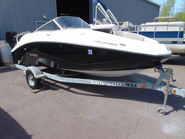 2011 Sea-Doo Sport Boats 180 Challenger SE