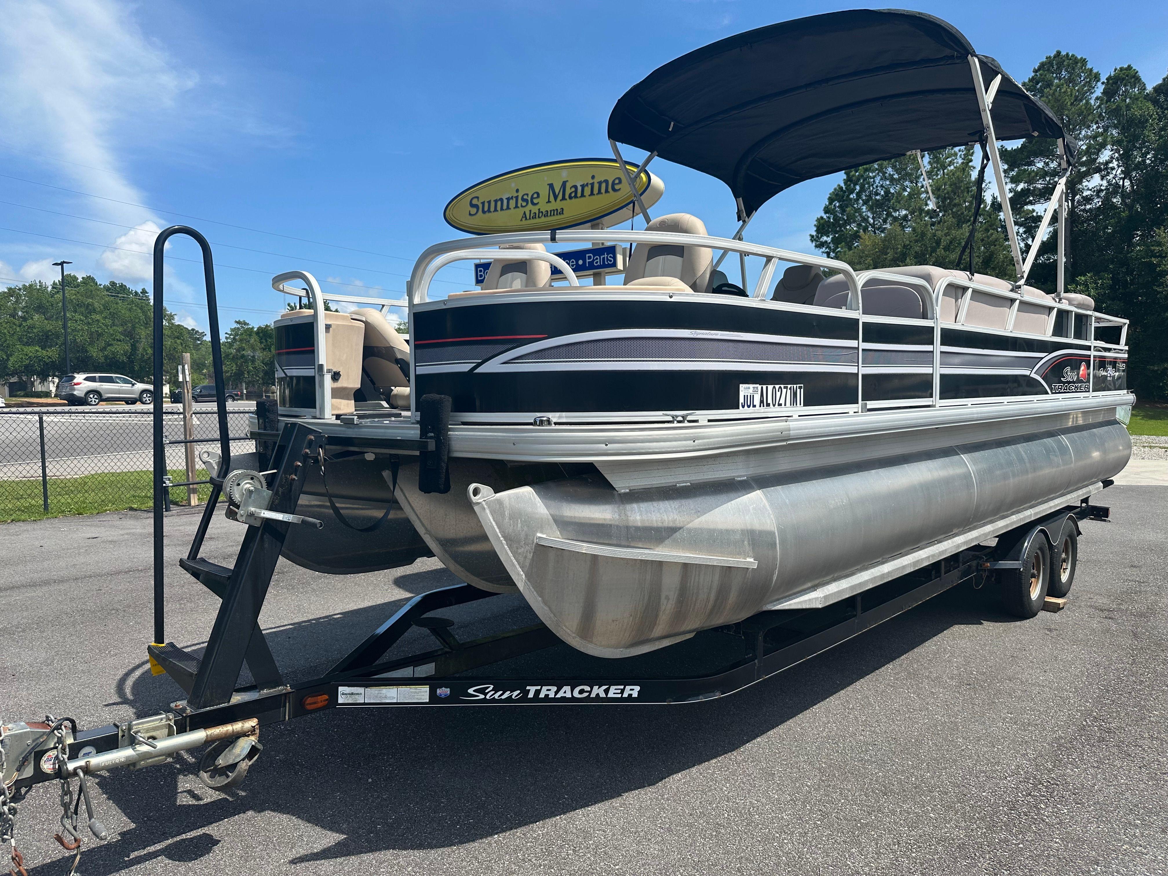 2015 Sun Tracker Fishin' Barge 24 XP3
