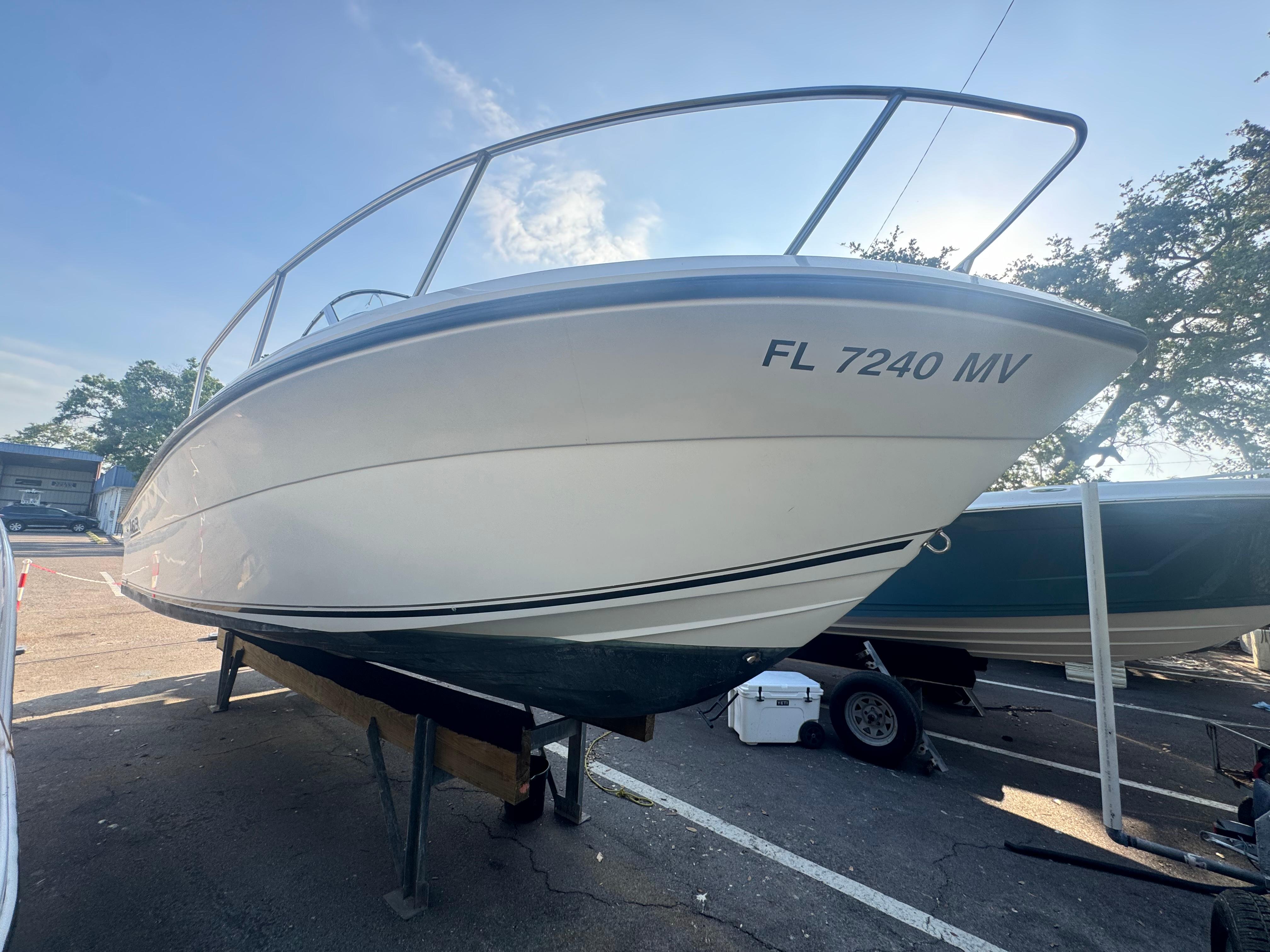 2004 Angler 220WA