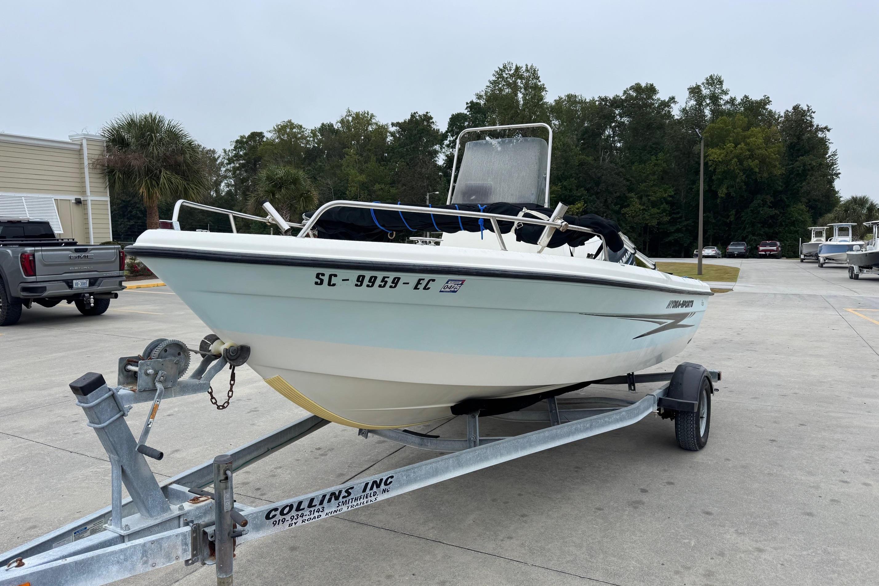Hydra-Sports Lightning 180 CC 2007 Hydra-Sports Lightning 180 CC boat on trailer in parking lot.