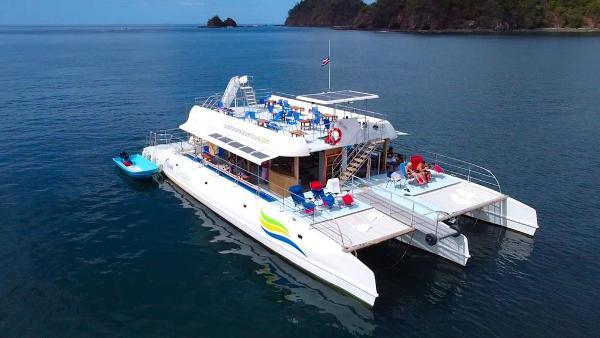 Trimaran DC76