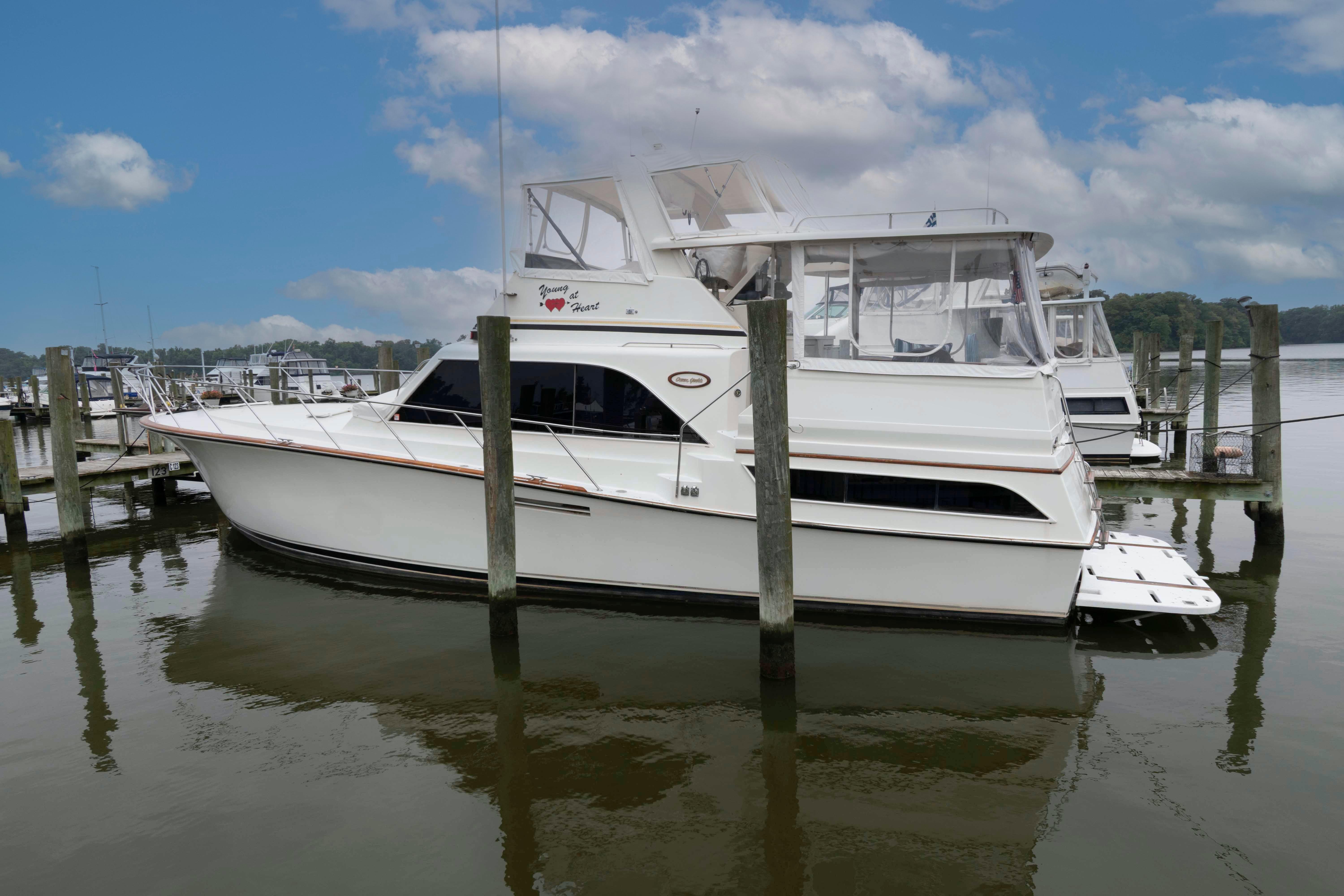 1985 Ocean Yachts 46 Sunliner
