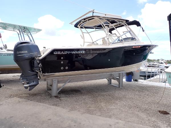 2019 Grady-White Freedom 275