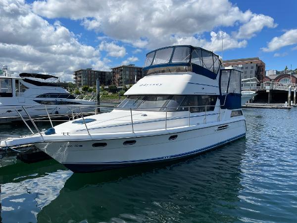 1994 Queenship Motor Yacht