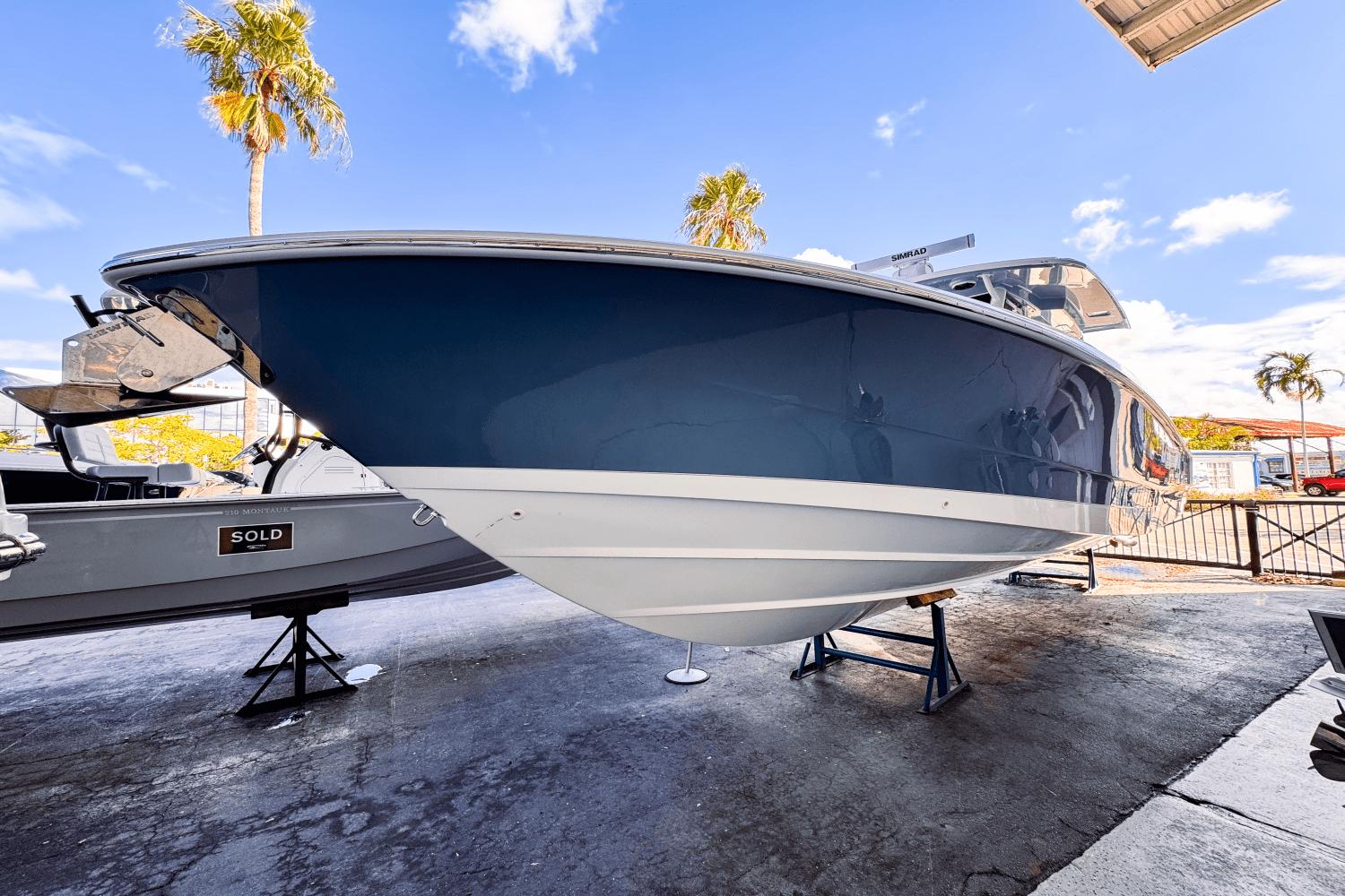 2025 Boston Whaler 360 Outrage