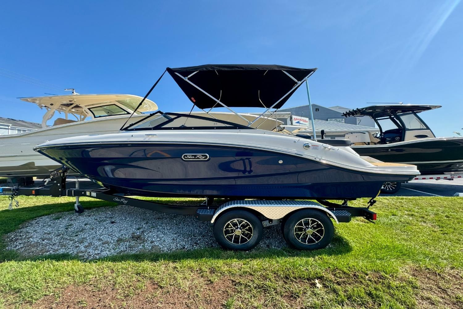 2025 Sea Ray SPX 190