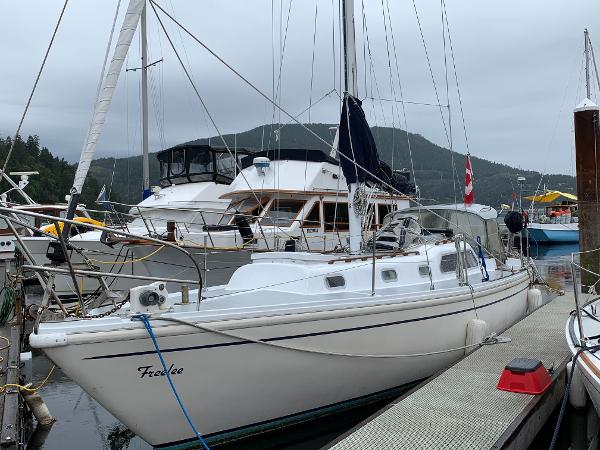 columbia sailboats for sale