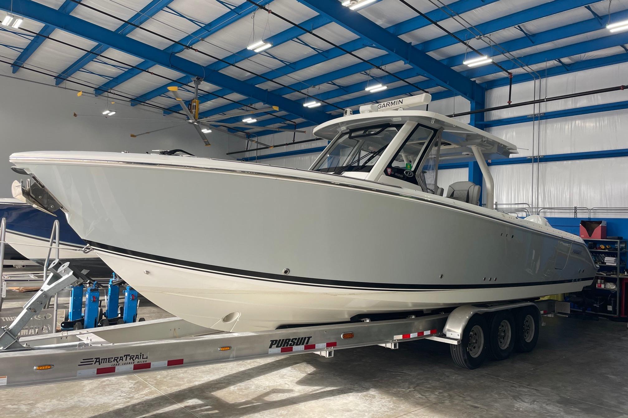 2022 Pursuit S 328 Sport