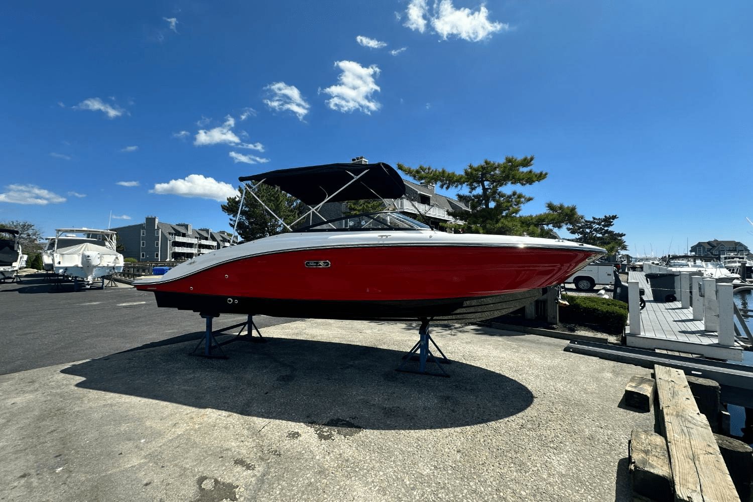Sea Ray SPX 210