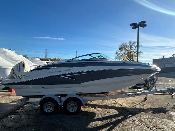 2020 Crownline E235XS