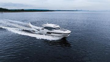 2023 Prestige 520S