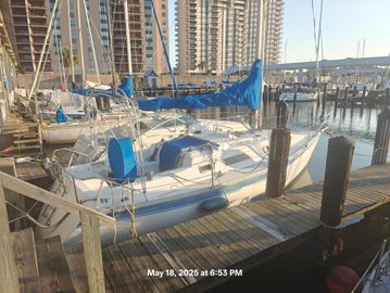 1984 Hunter 31